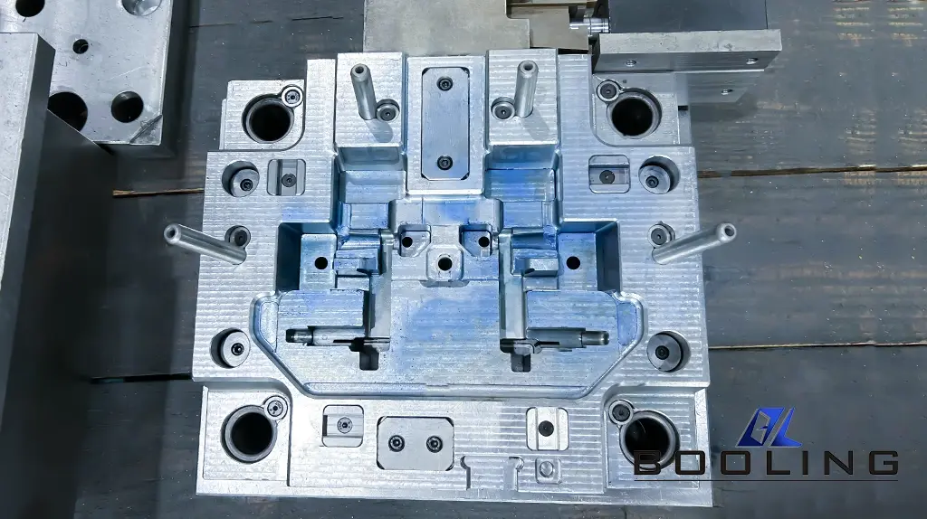 abs injection molding-9303